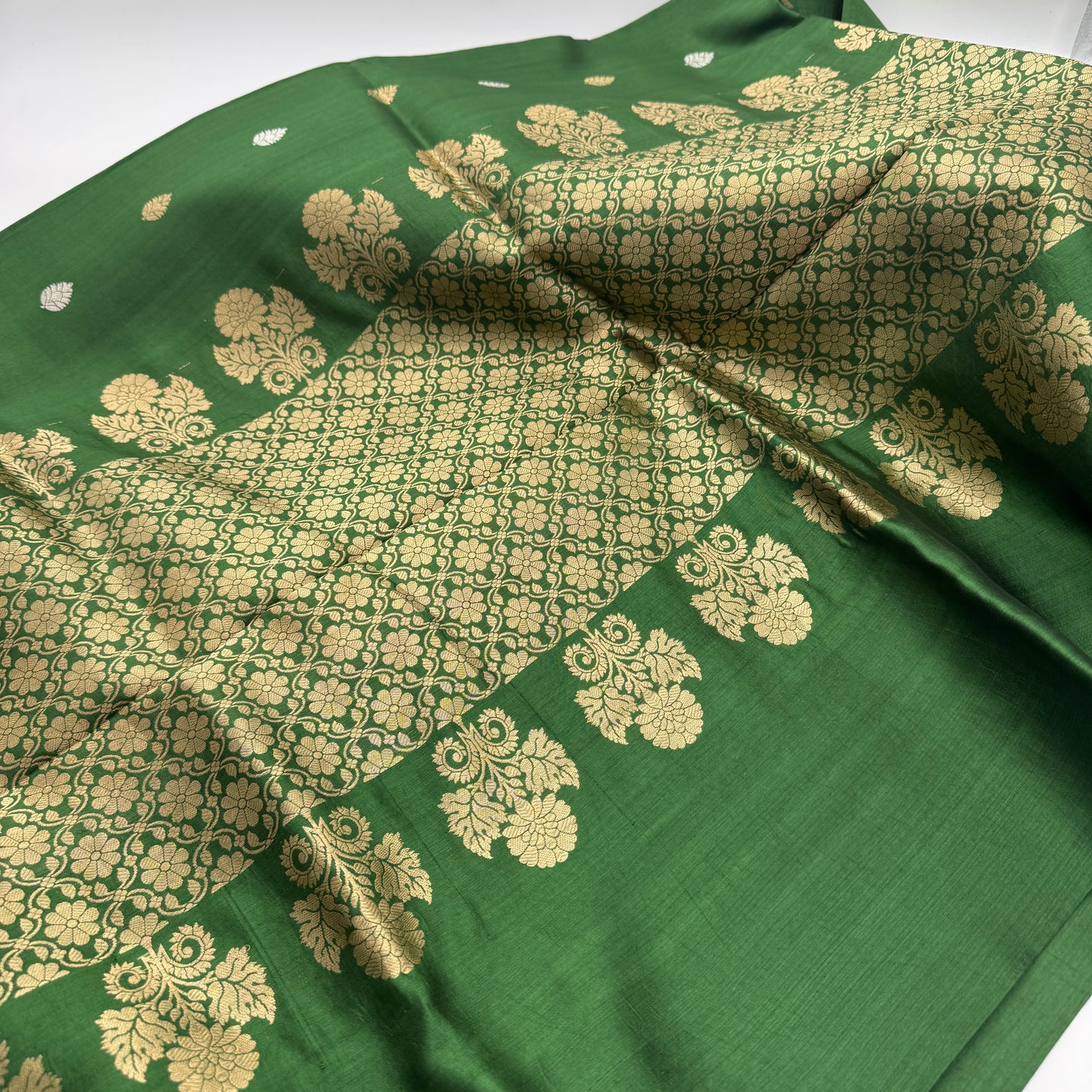 Vanya: Green Borderless Banarasi Katan Silk Saree