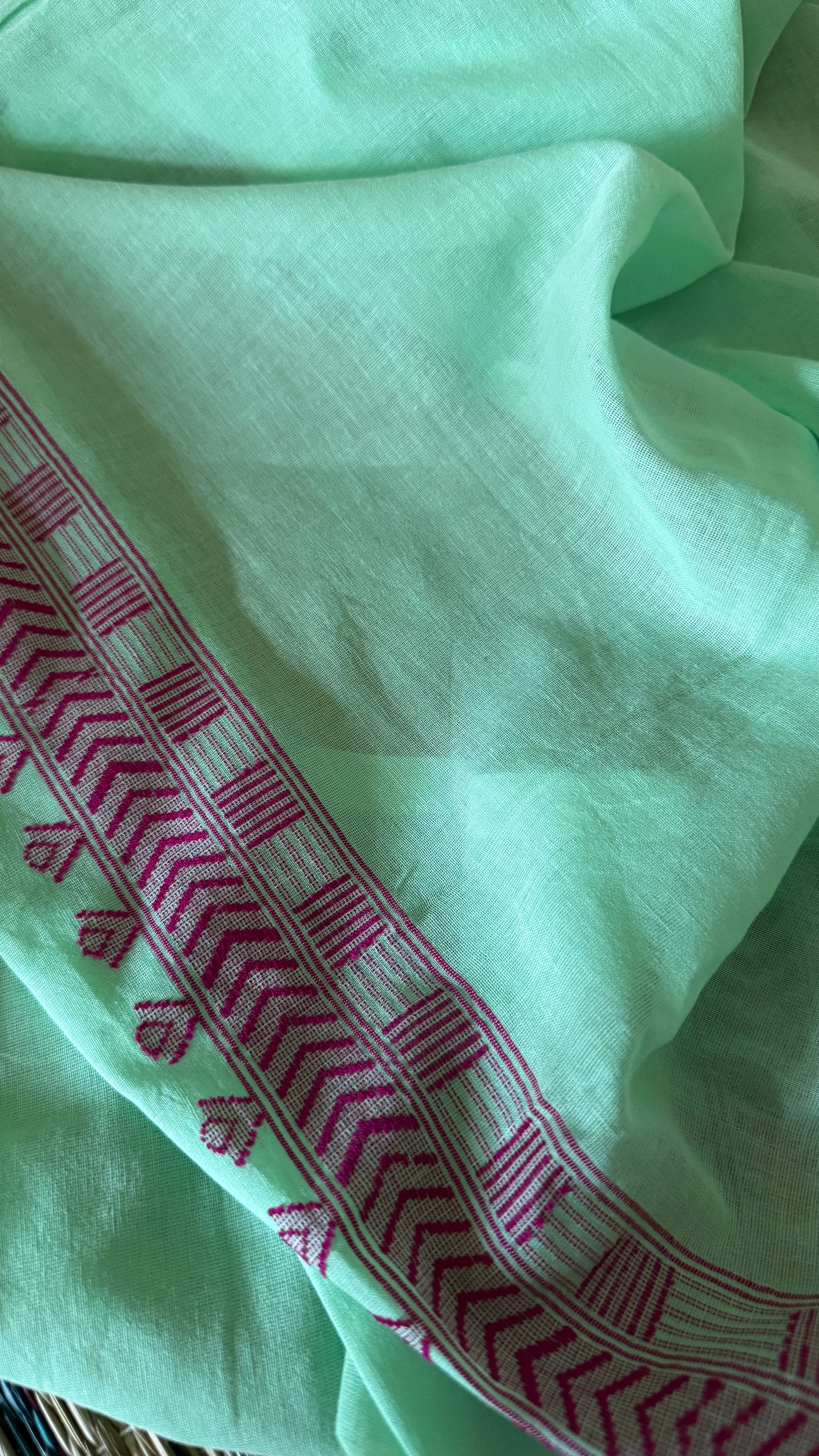 Moushumi: Green Handloom Cotton Jamdani Saree