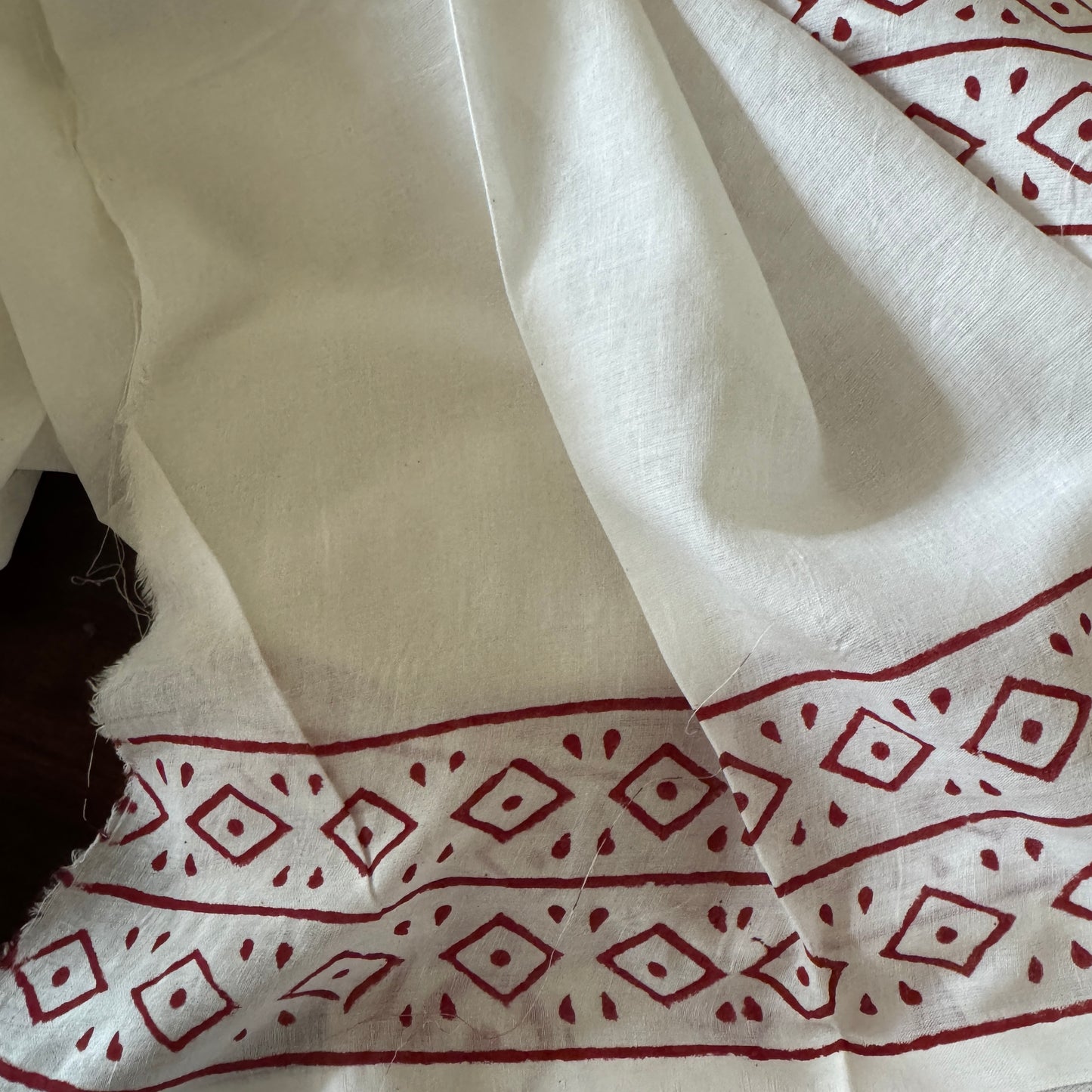 Ma Durga: White Cotton Sanganeri Block Print Saree
