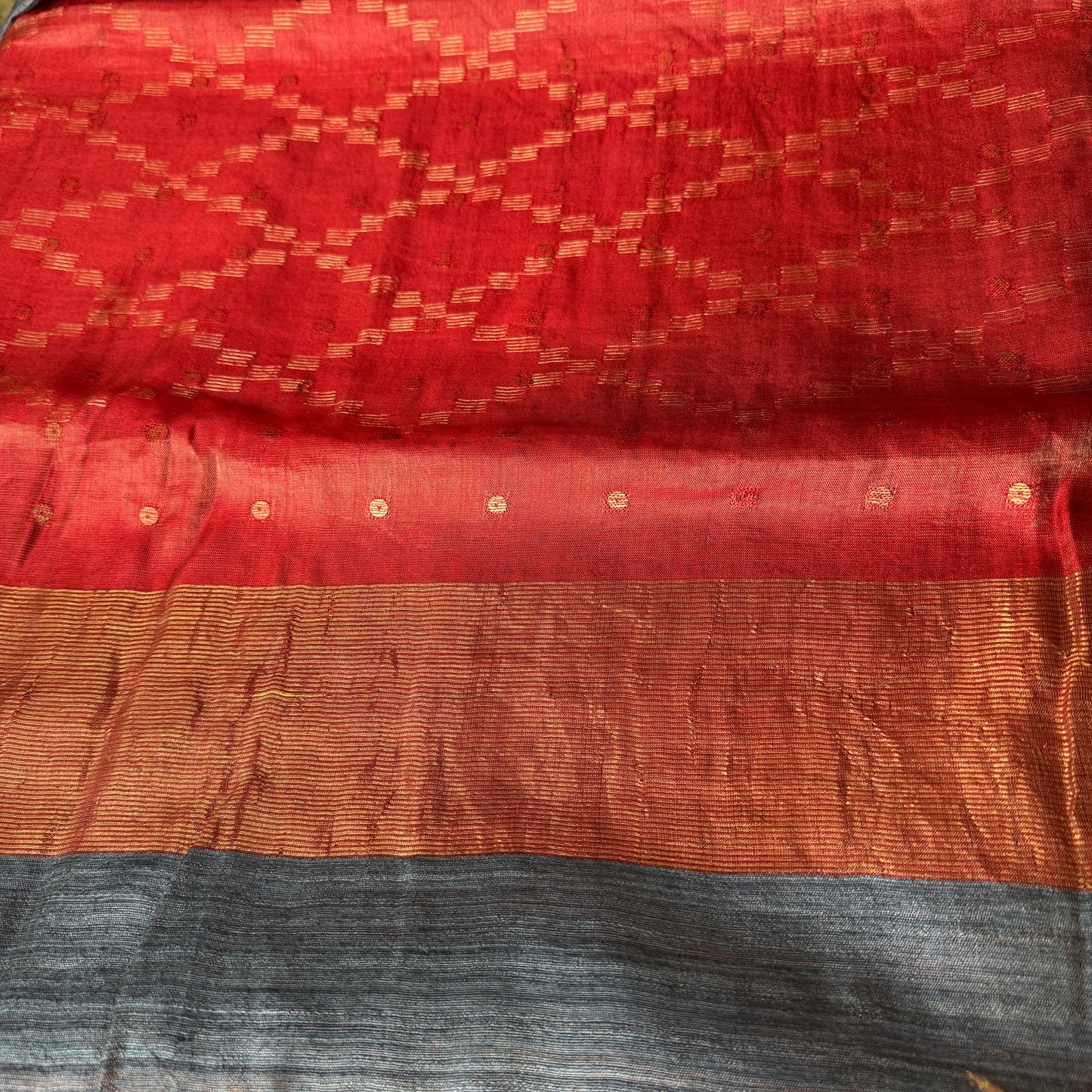 Raagshree: Grey & Red Handwoven Matka Silk Saree