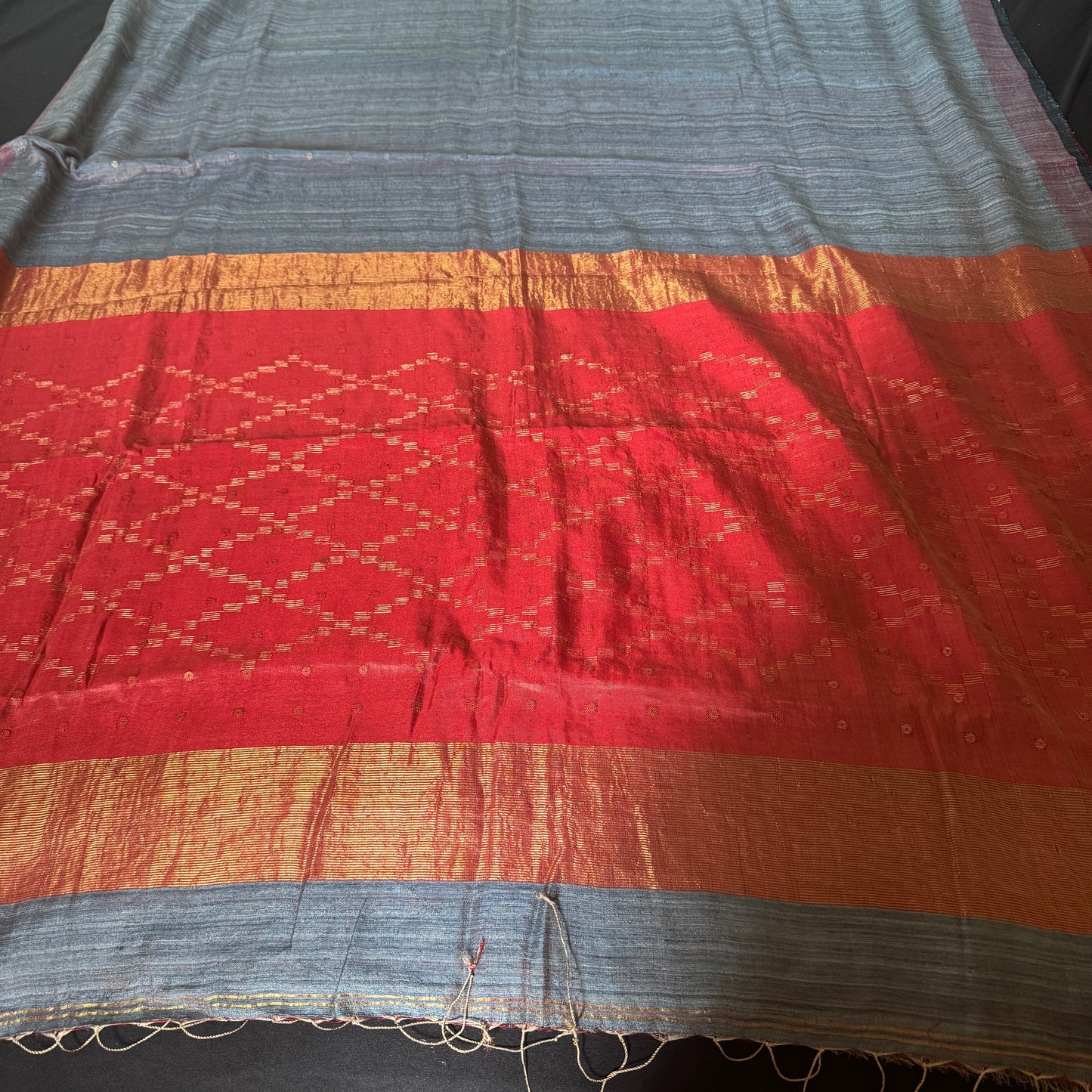 Raagshree: Grey & Red Handwoven Matka Silk Saree