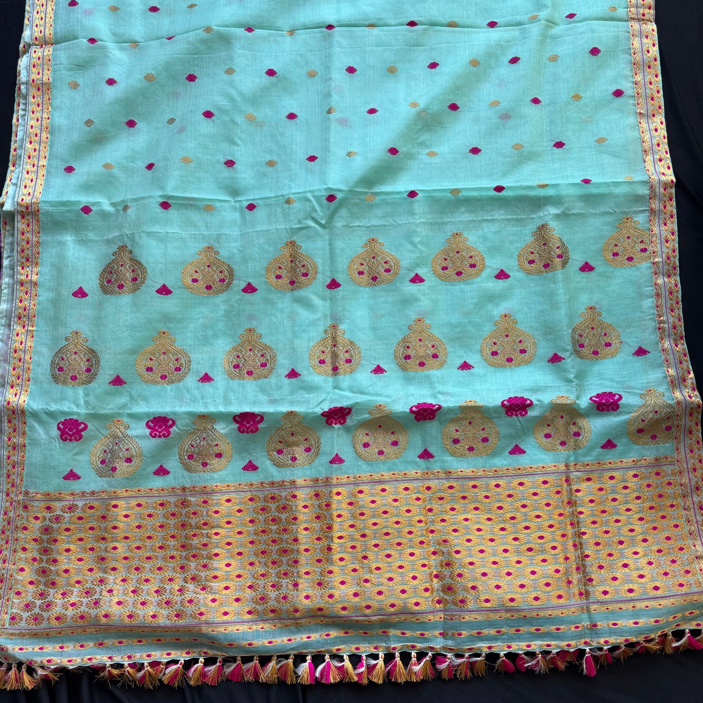 Monor Kuwori: Green Kesapaat Silk Saree