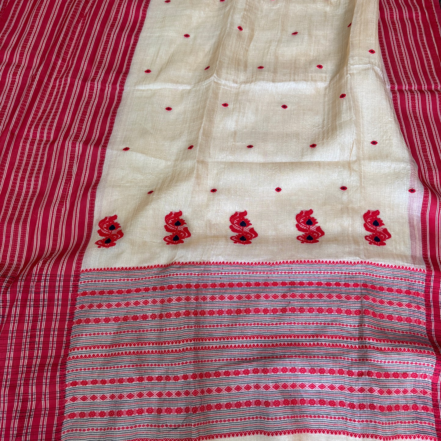 Crimson Heritage: Beige & Red Tussar Silk Saree