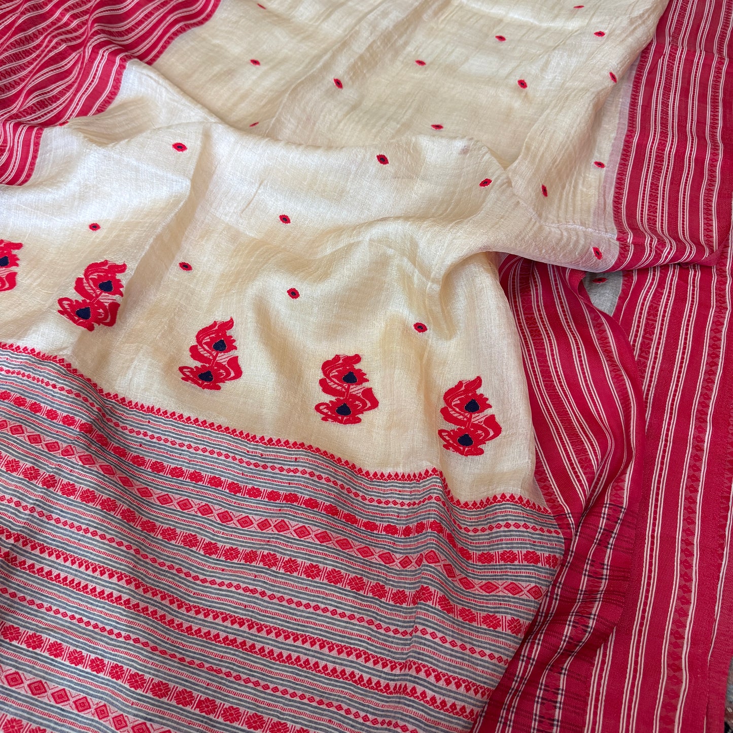 Crimson Heritage: Beige & Red Tussar Silk Saree