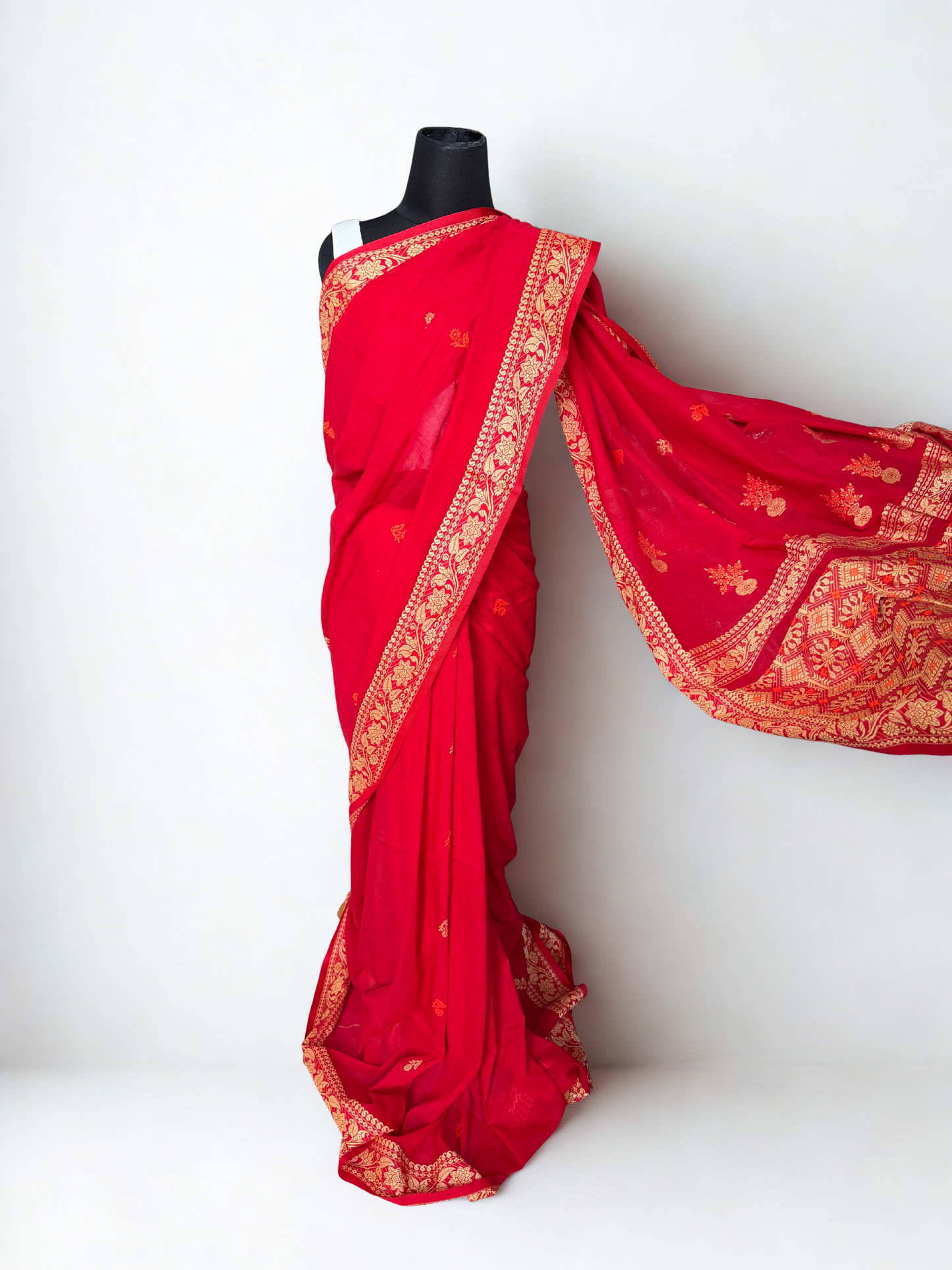 Deepanjali: Red Cotton Handloom Saree