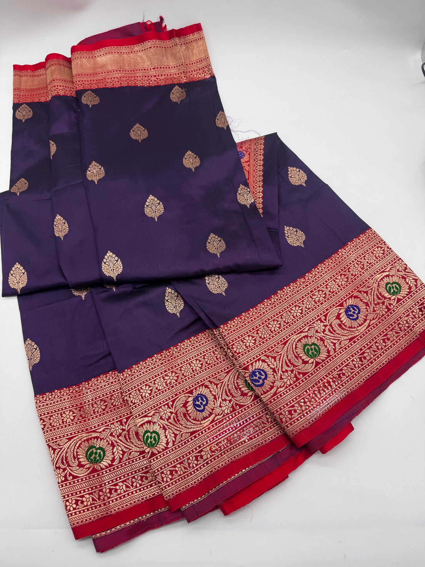 Rajnigandha: Purple Handwoven Banarasi Silk Saree