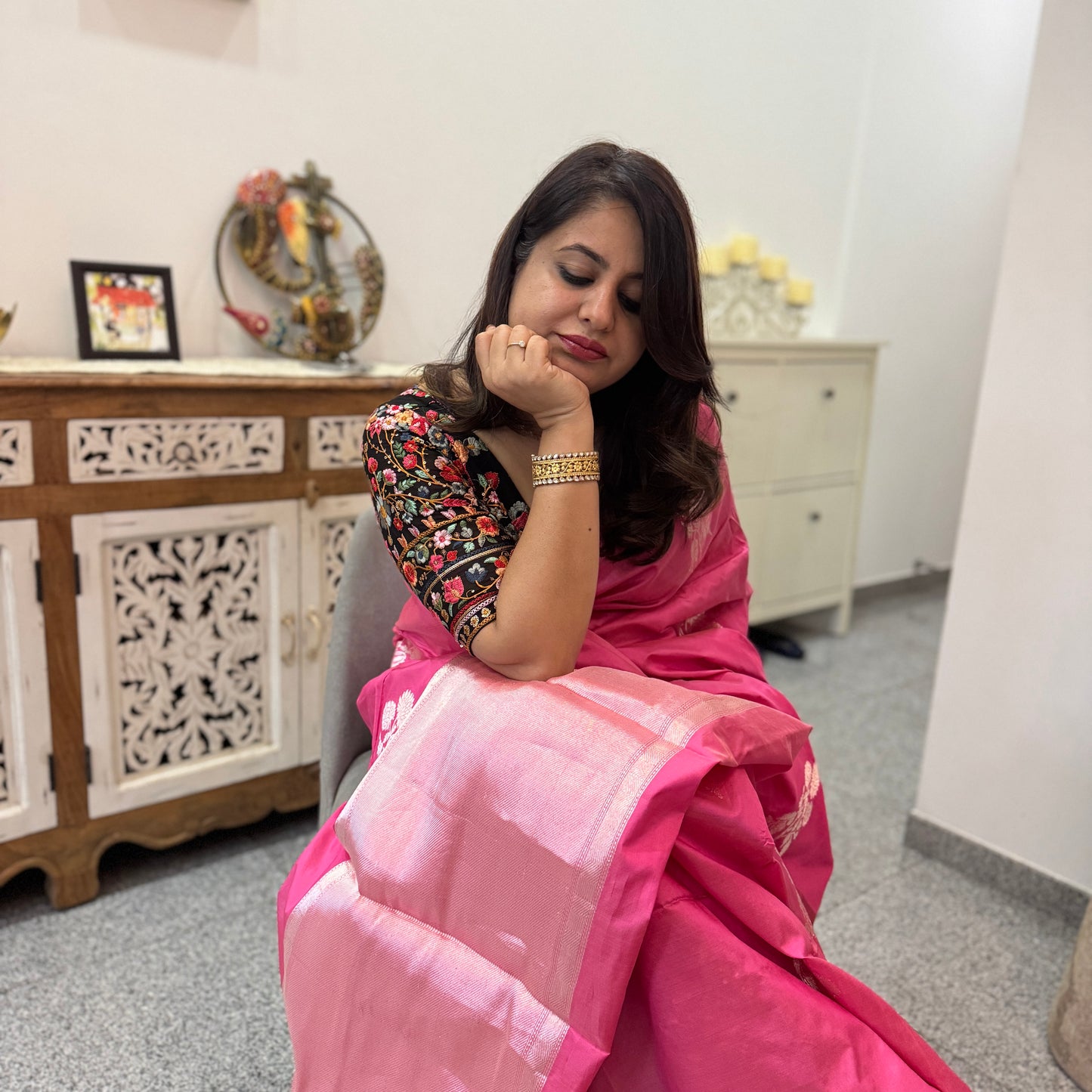 Anshu: Pink Borderless Banarasi Silk Saree