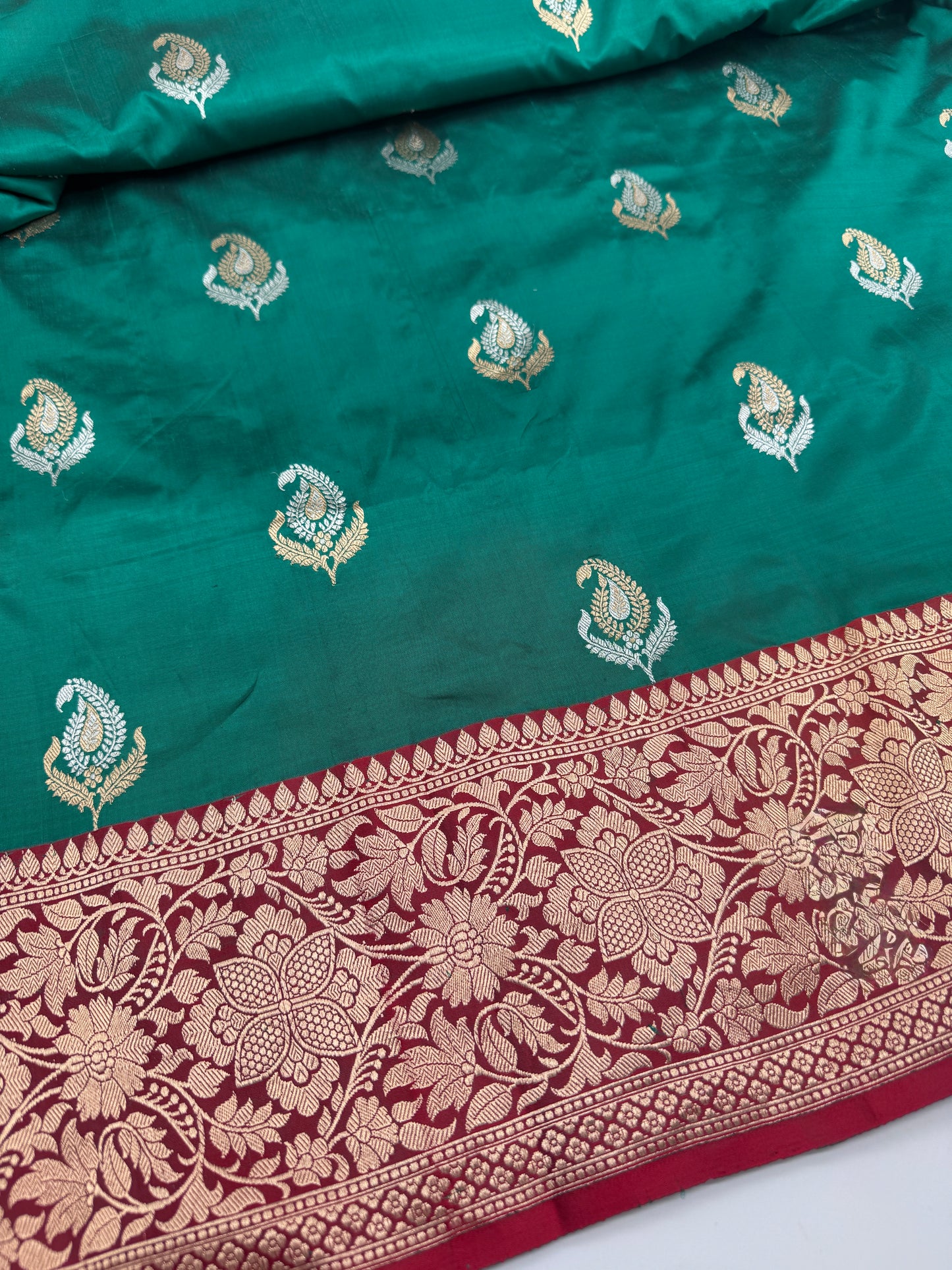 Dhriti: Green Handwoven Banarasi Silk Saree