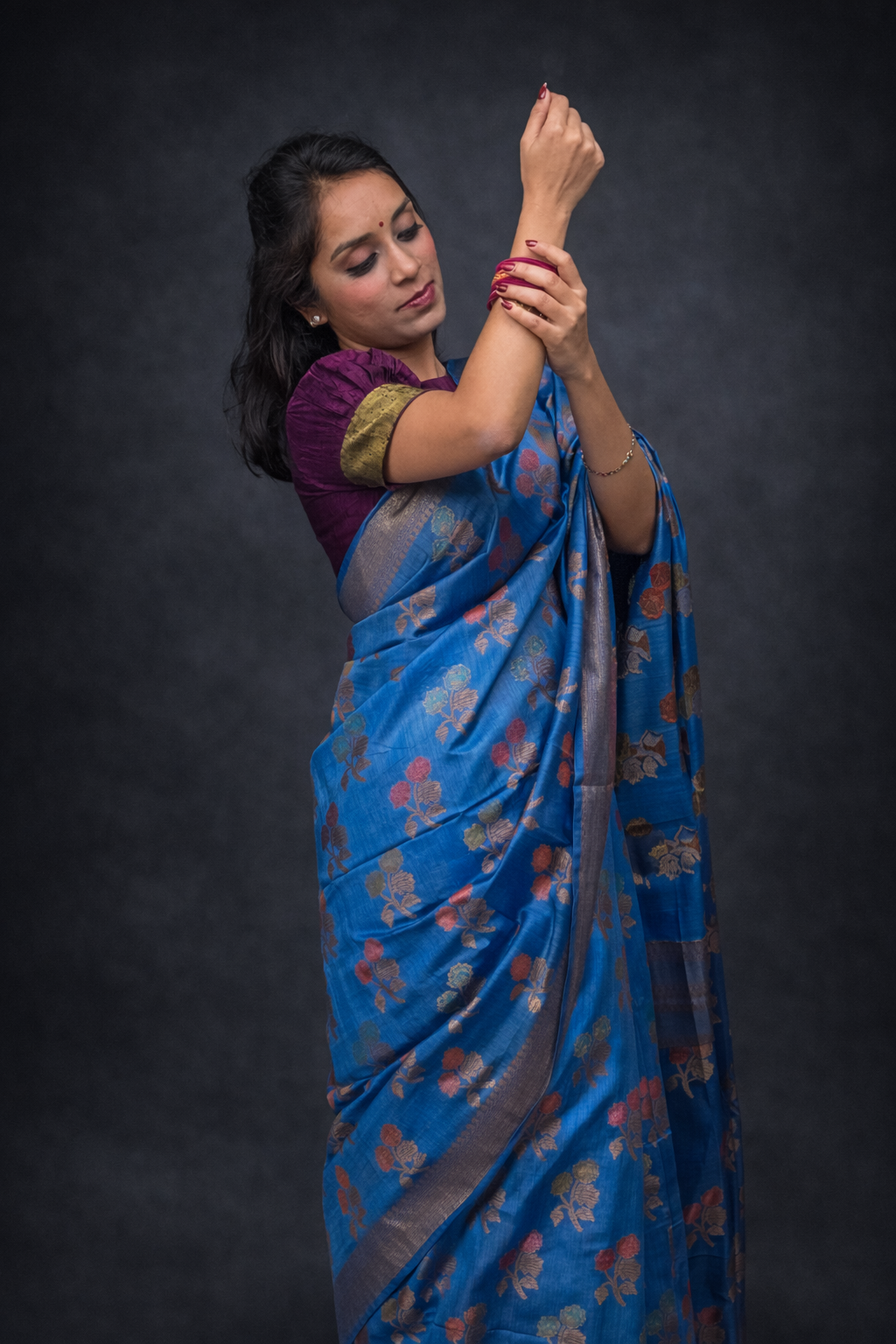 Kaneesha: Blue Handwoven Munga-Tussar Silk Saree
