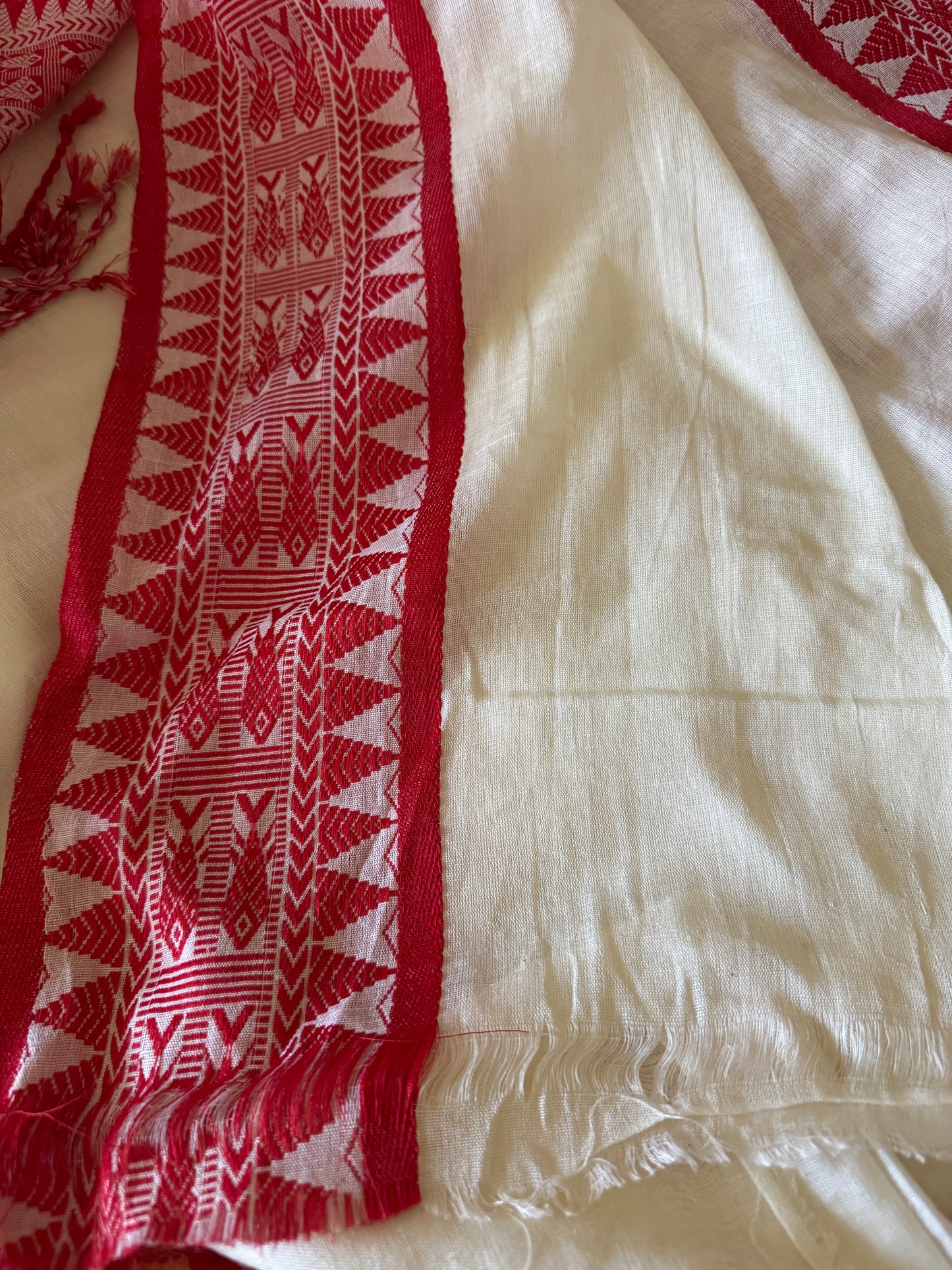Shvetambara: White & Red Handloom Cotton Saree