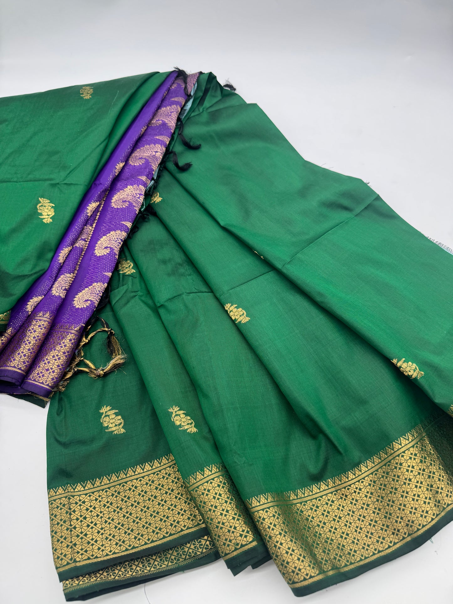 Kavita: Green & Purple Pattu Silk Saree