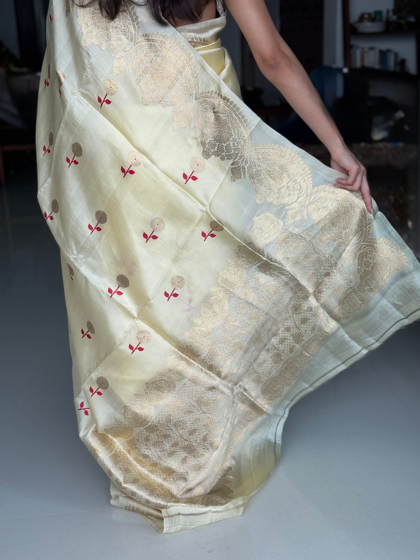 Ivory Noor: Cream Banarasi Katan Silk Saree
