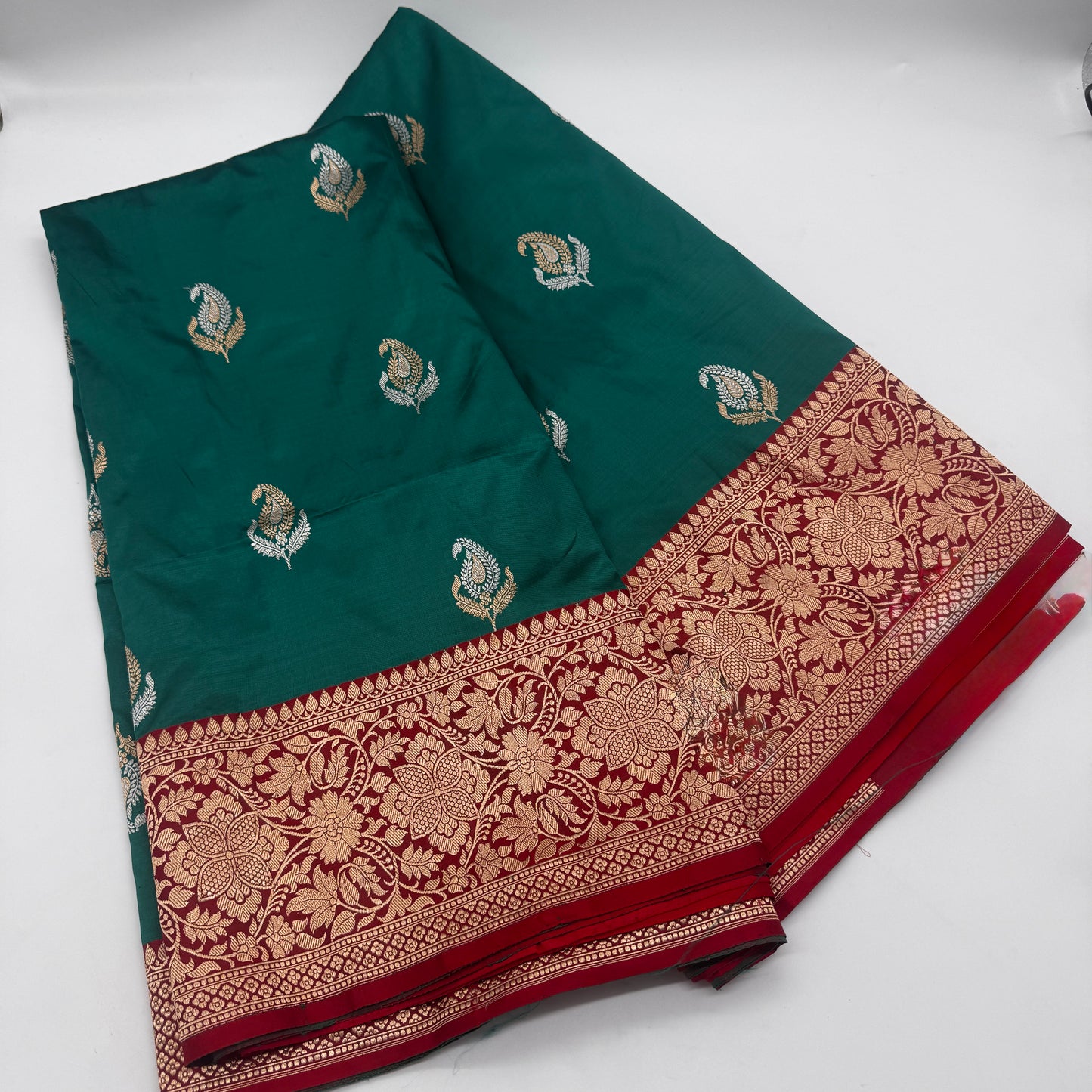 Dhriti: Green Handwoven Banarasi Silk Saree