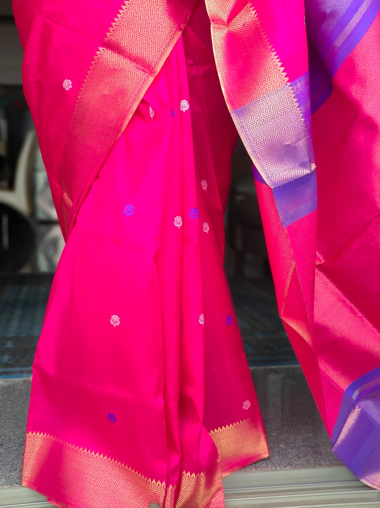 Veda: Pink Handwoven Pattu Silk Saree