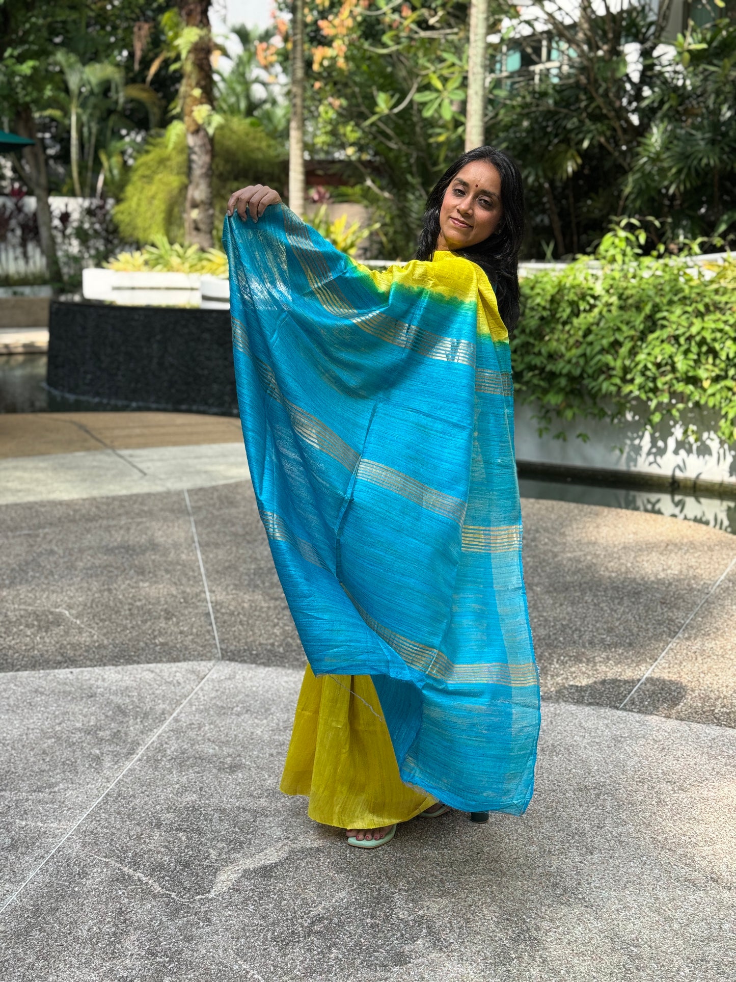 Sunlit Tide: Blue and Yellow Ghicha Silk Saree