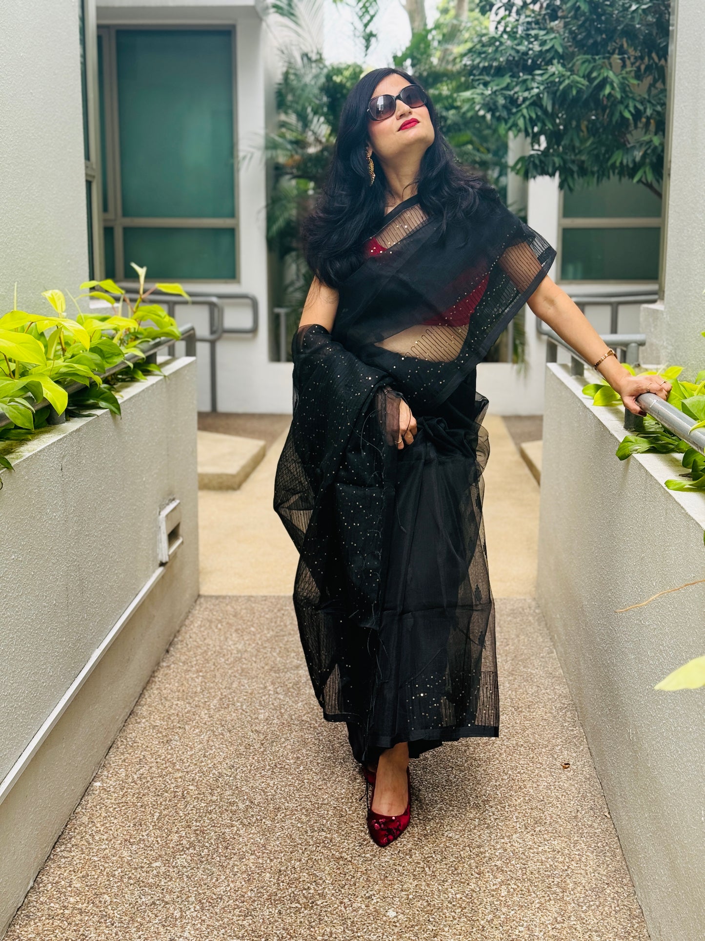 Shilpa: Black Handwoven Muslin Sequins Saree