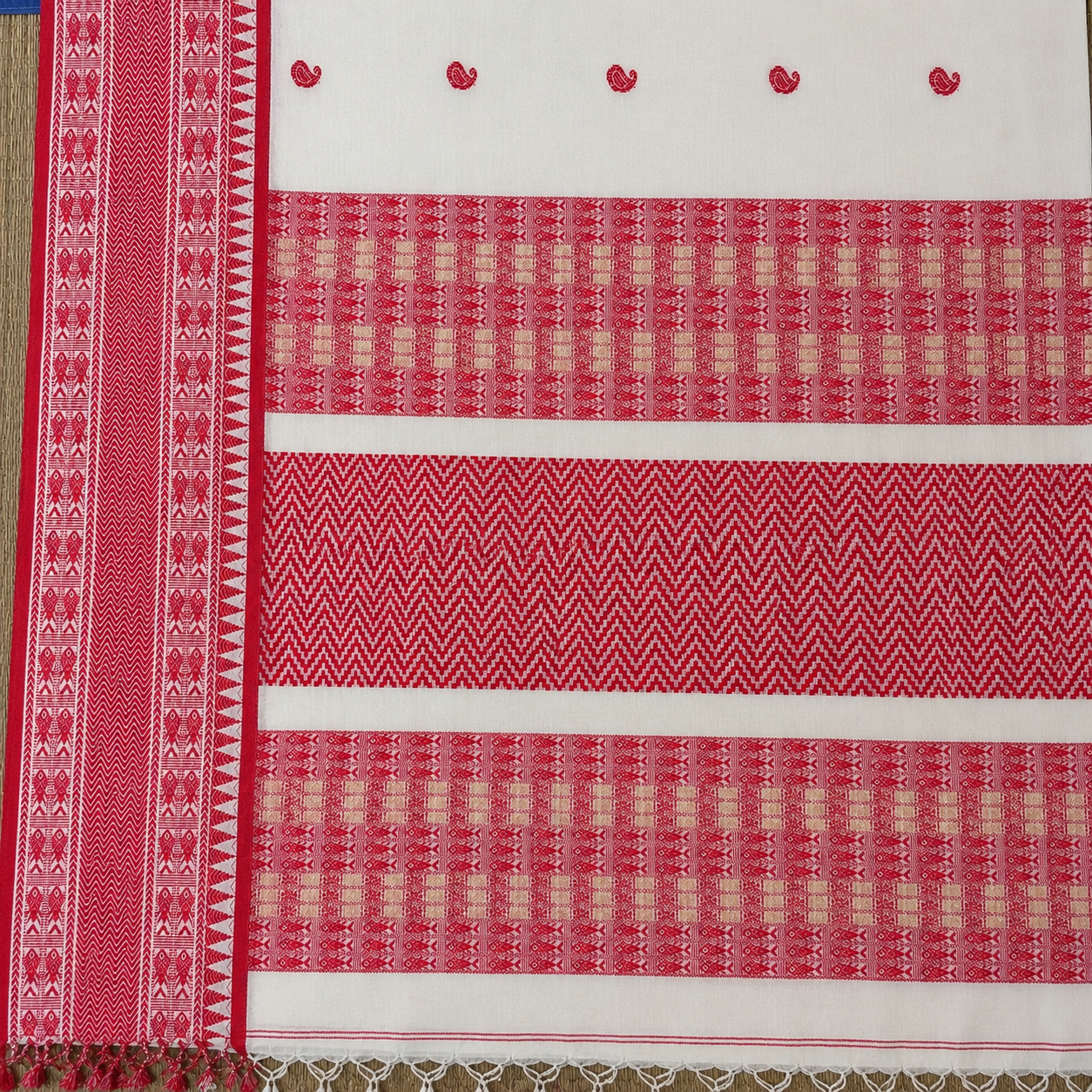 Shvetambara: White & Red Handloom Cotton Saree