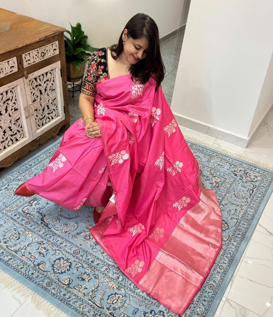 Anshu: Pink Borderless Banarasi Silk Saree