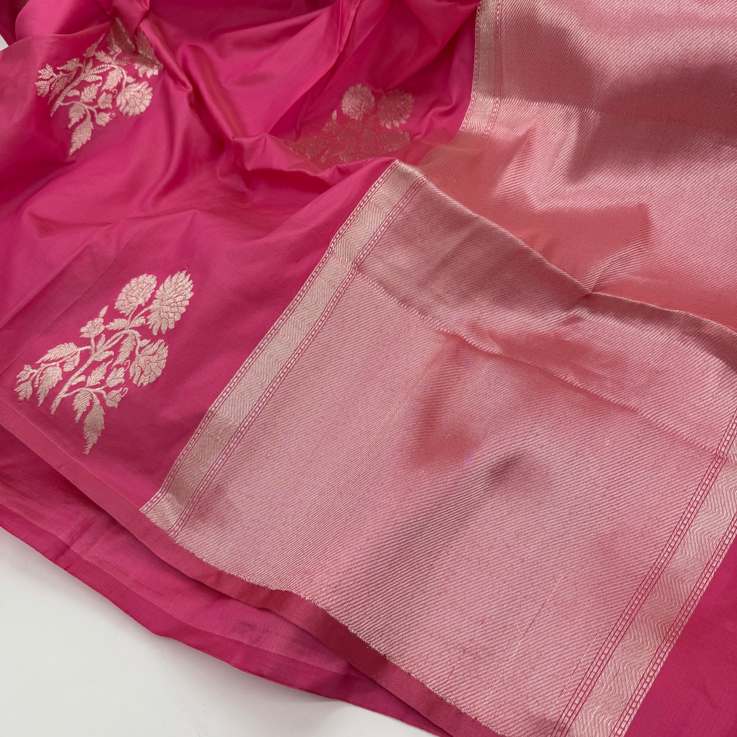 Anshu: Pink Borderless Banarasi Silk Saree