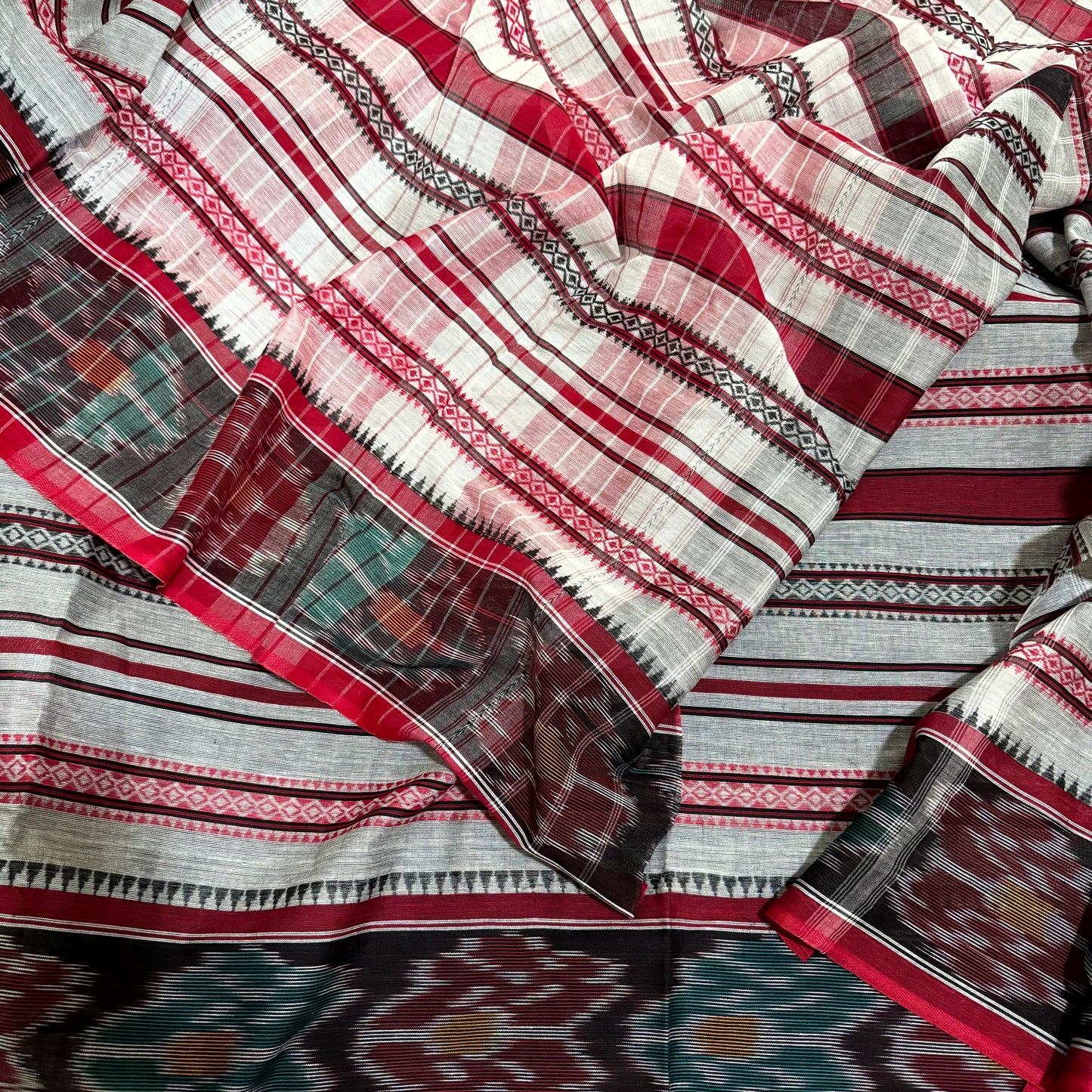 GREY DHONEKHALI COTTON-HANDLOOM SAREE