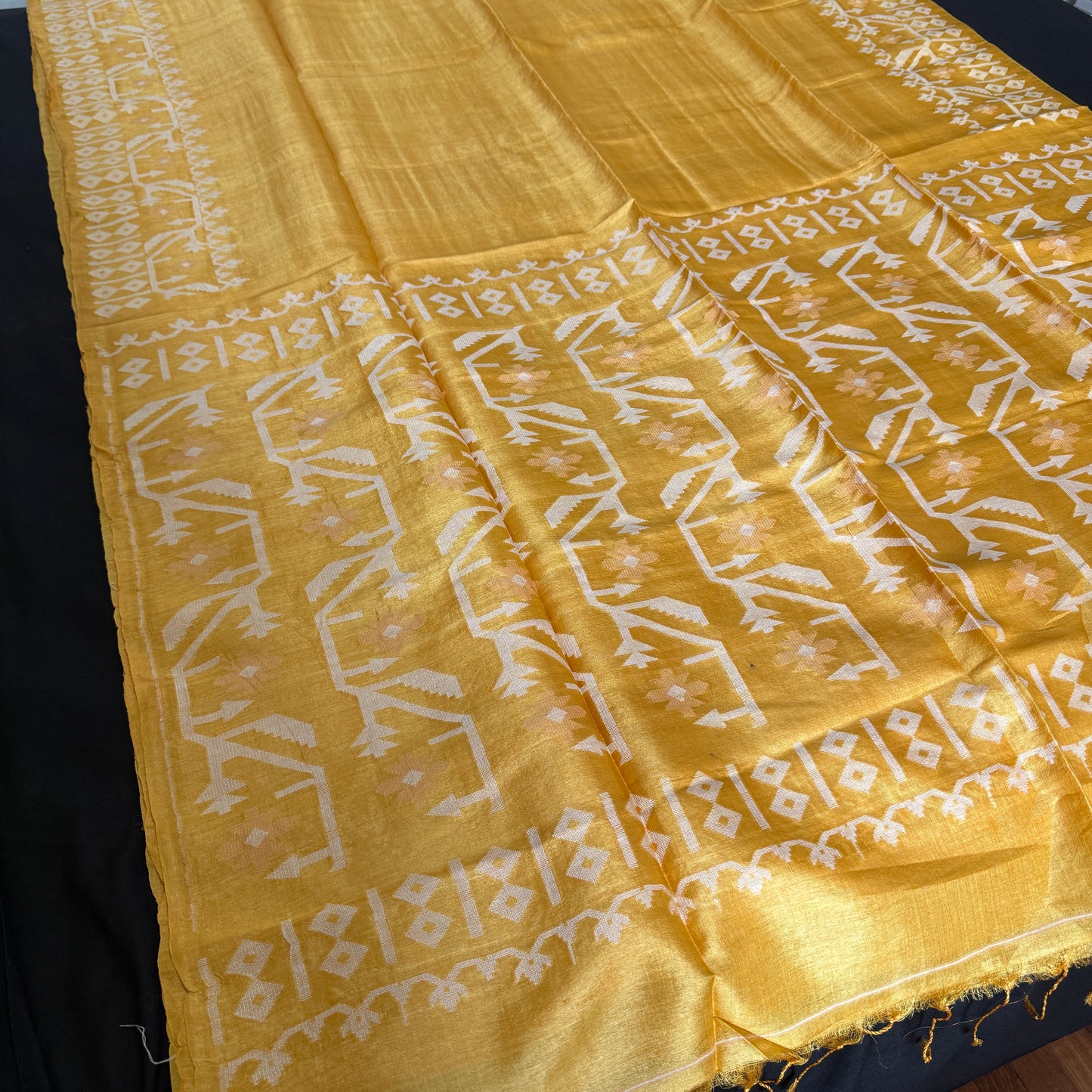 Shonaar Tara: Tussar Silk saree with Jamdani Motifs
