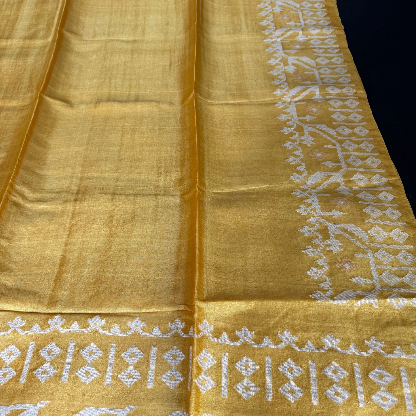 Shonaar Tara: Tussar Silk saree with Jamdani Motifs