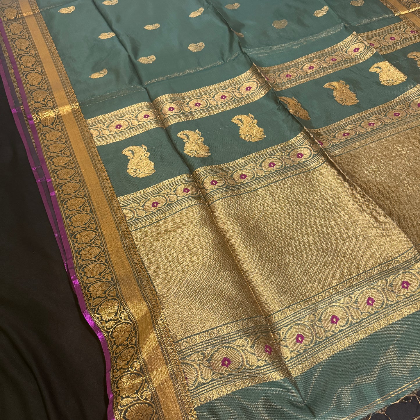 Harit Kanika: Green Muslin Tissue Silk Saree