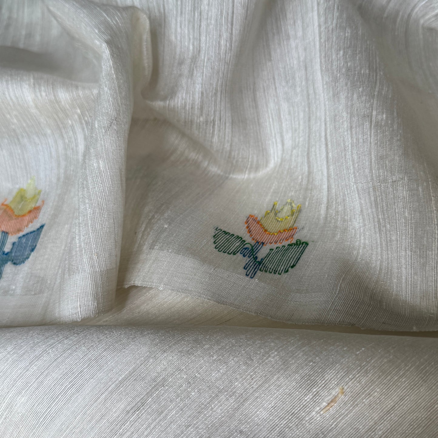 Pakhibasanta: White handwoven matka-muslin saree
