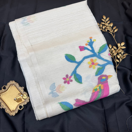 Pakhibasanta: White handwoven matka-muslin saree