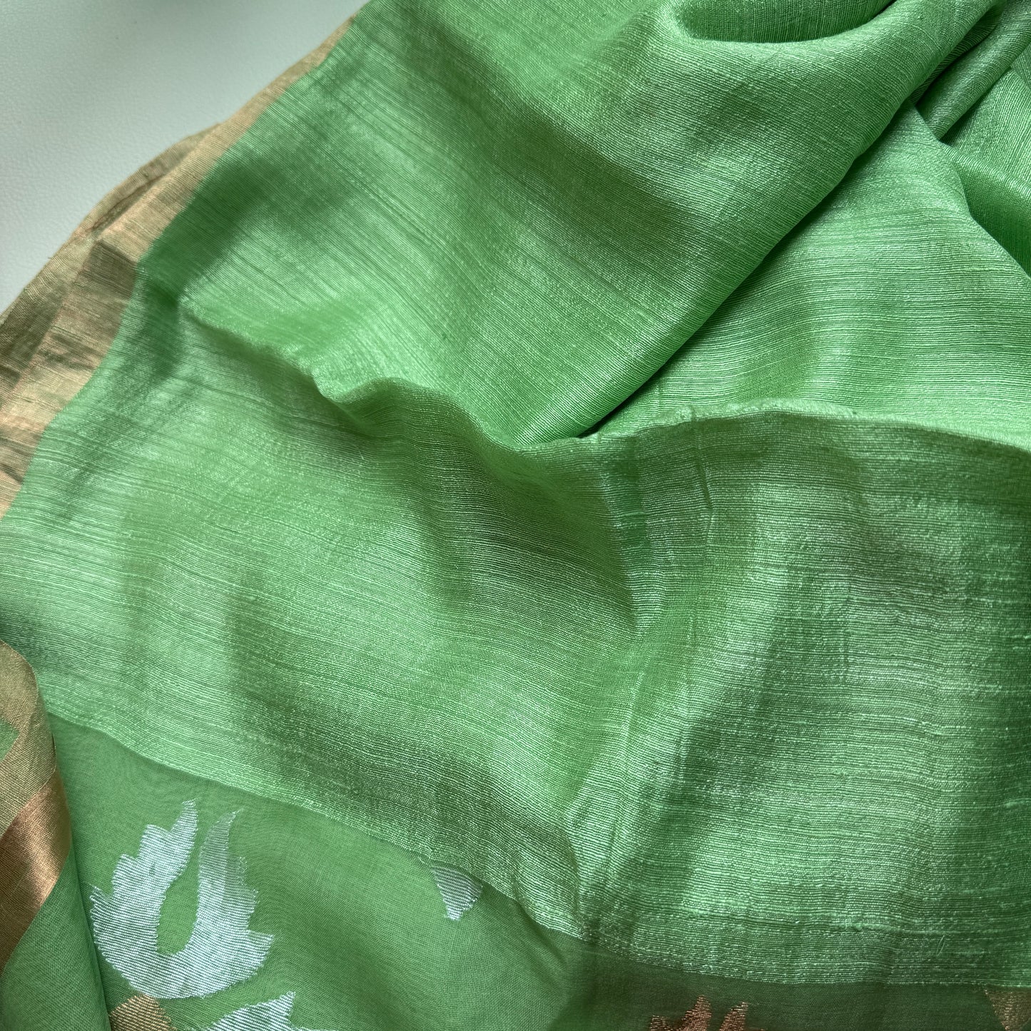 Chandrakamolini: Green Handwoven Matka-Muslin Saree