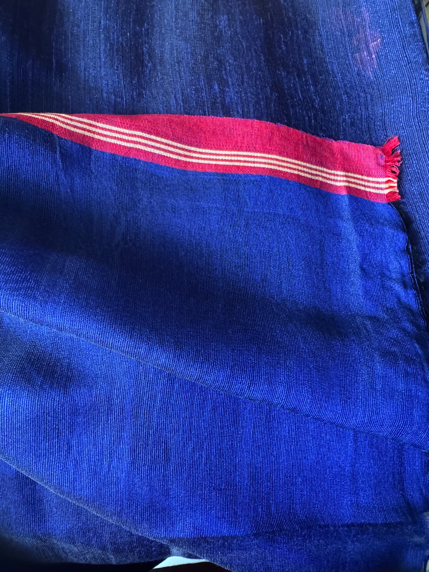 Moyurborna: Navy Blue Handwoven Matka Silk Saree