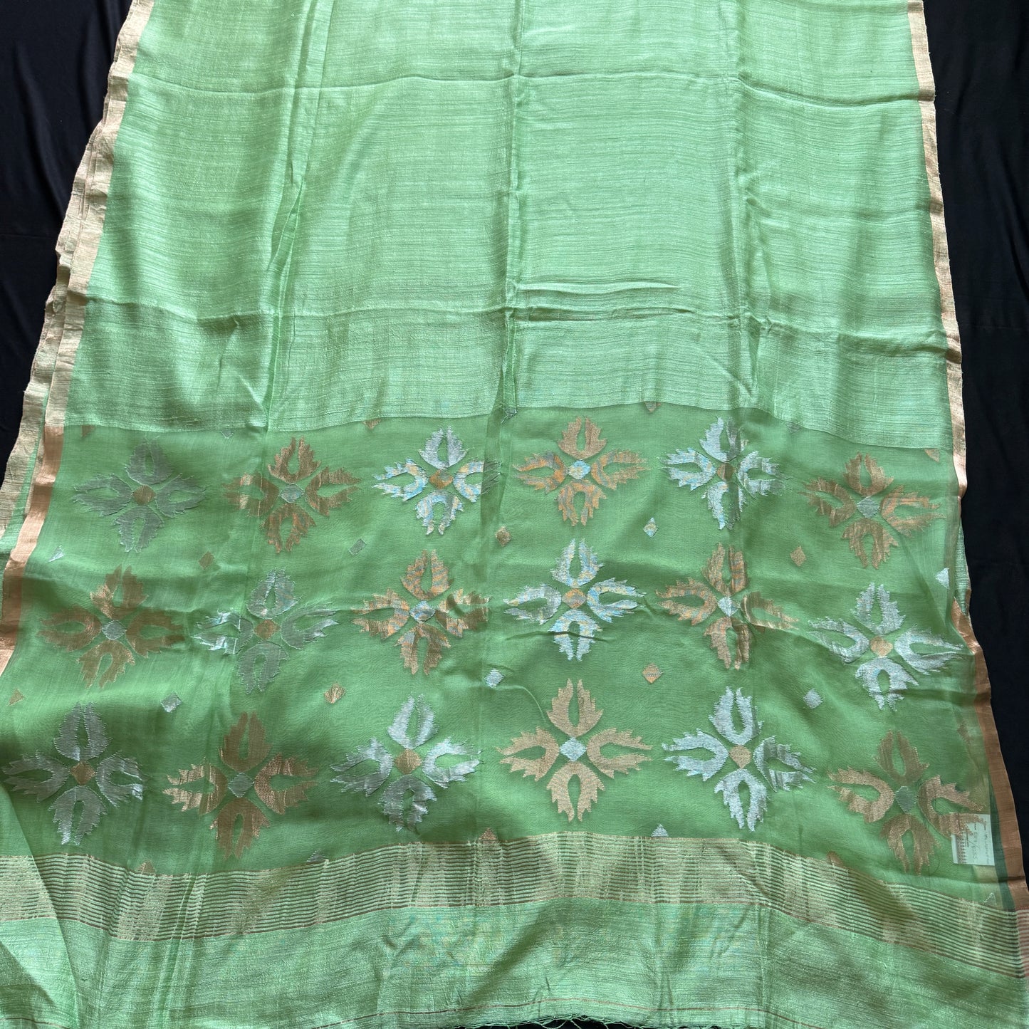 Chandrakamolini: Green Handwoven Matka-Muslin Saree