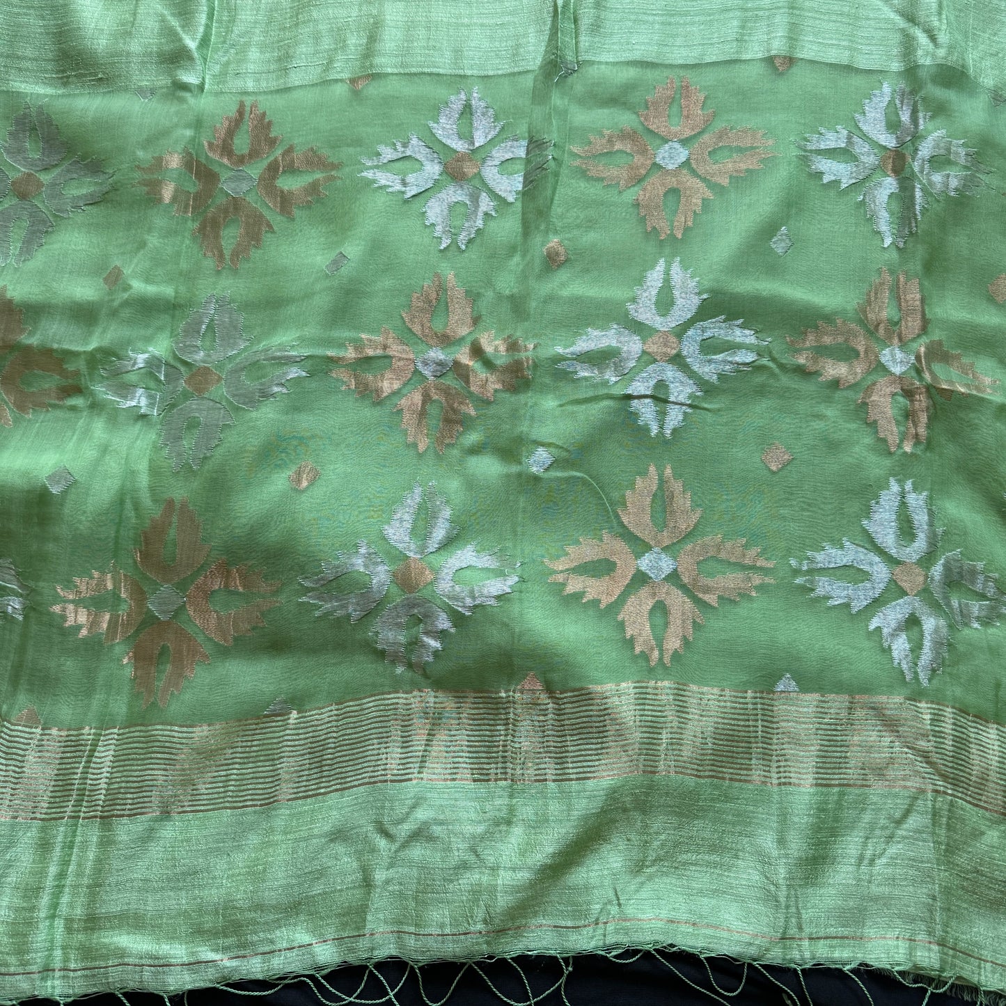 Chandrakamolini: Green Handwoven Matka-Muslin Saree