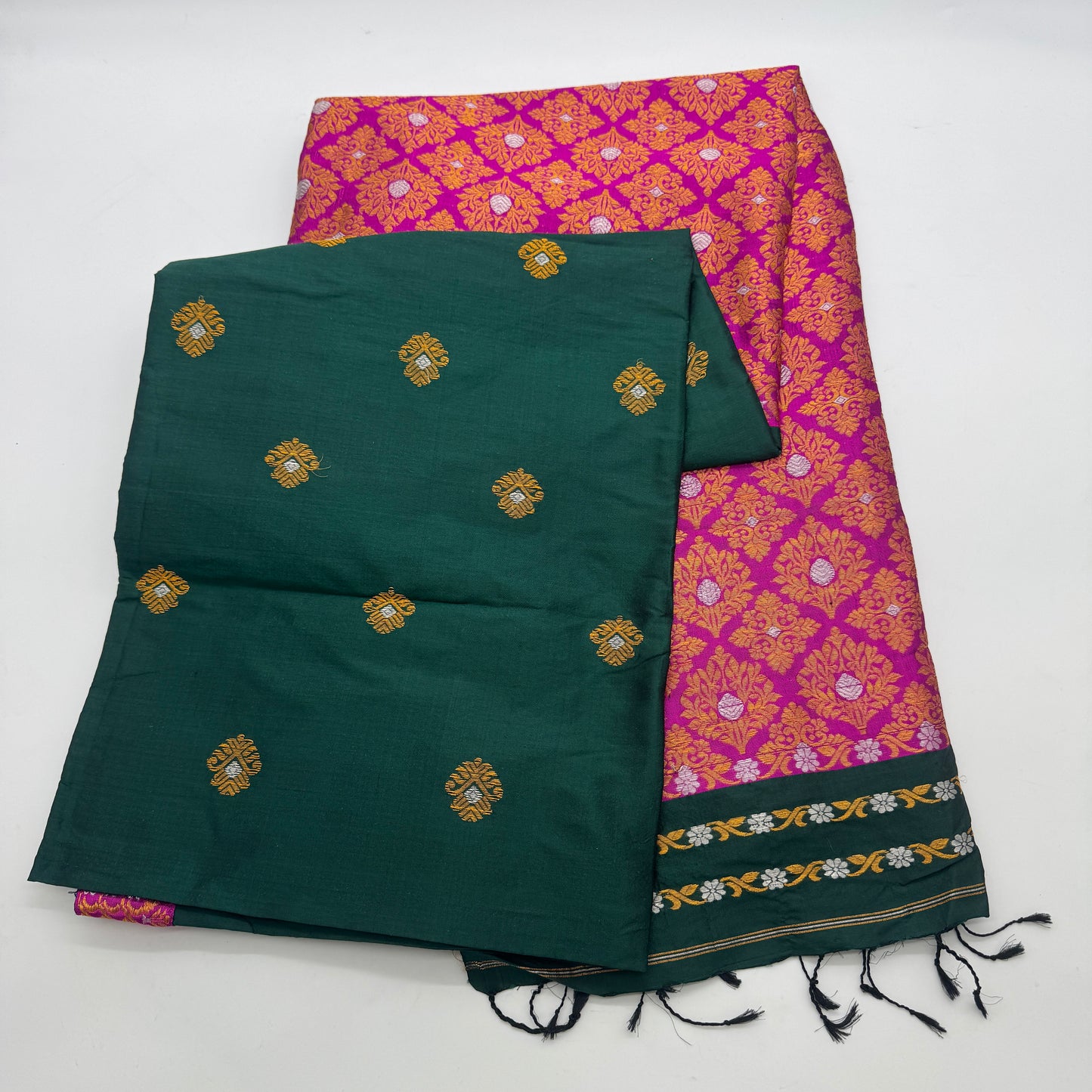 Emerald Bloom: Green Paat Silk Saree